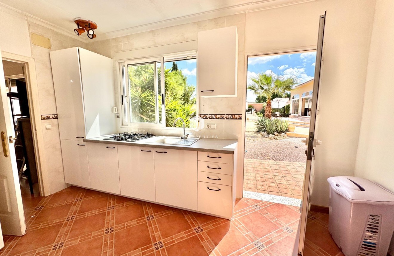 Tweedehands - Villa -
Dolores - Cmno. Escorredor