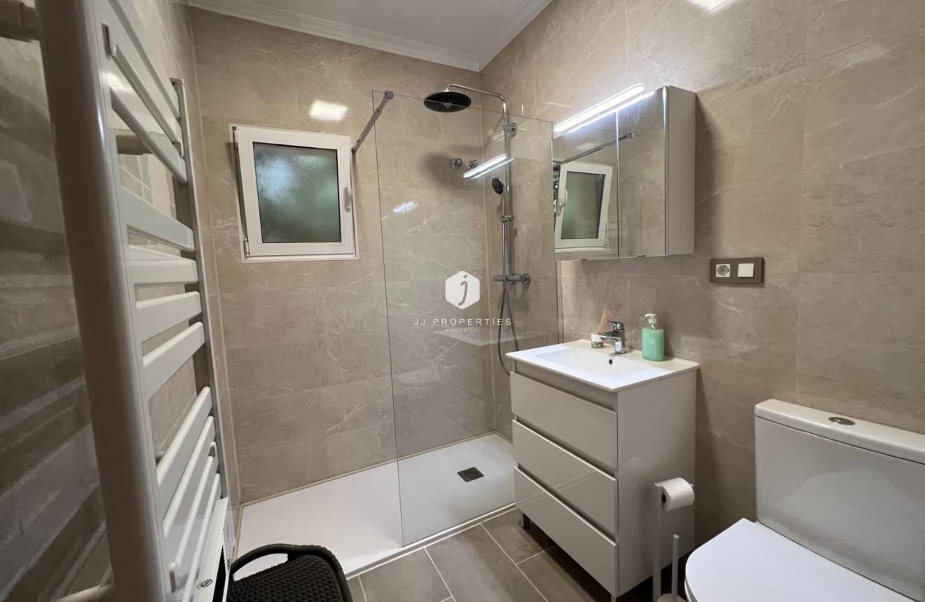 Tweedehands - Villa -
Dolores - Cmno. Escorredor