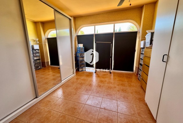 Tweedehands - Villa -
Dolores - Cmno. Escorredor