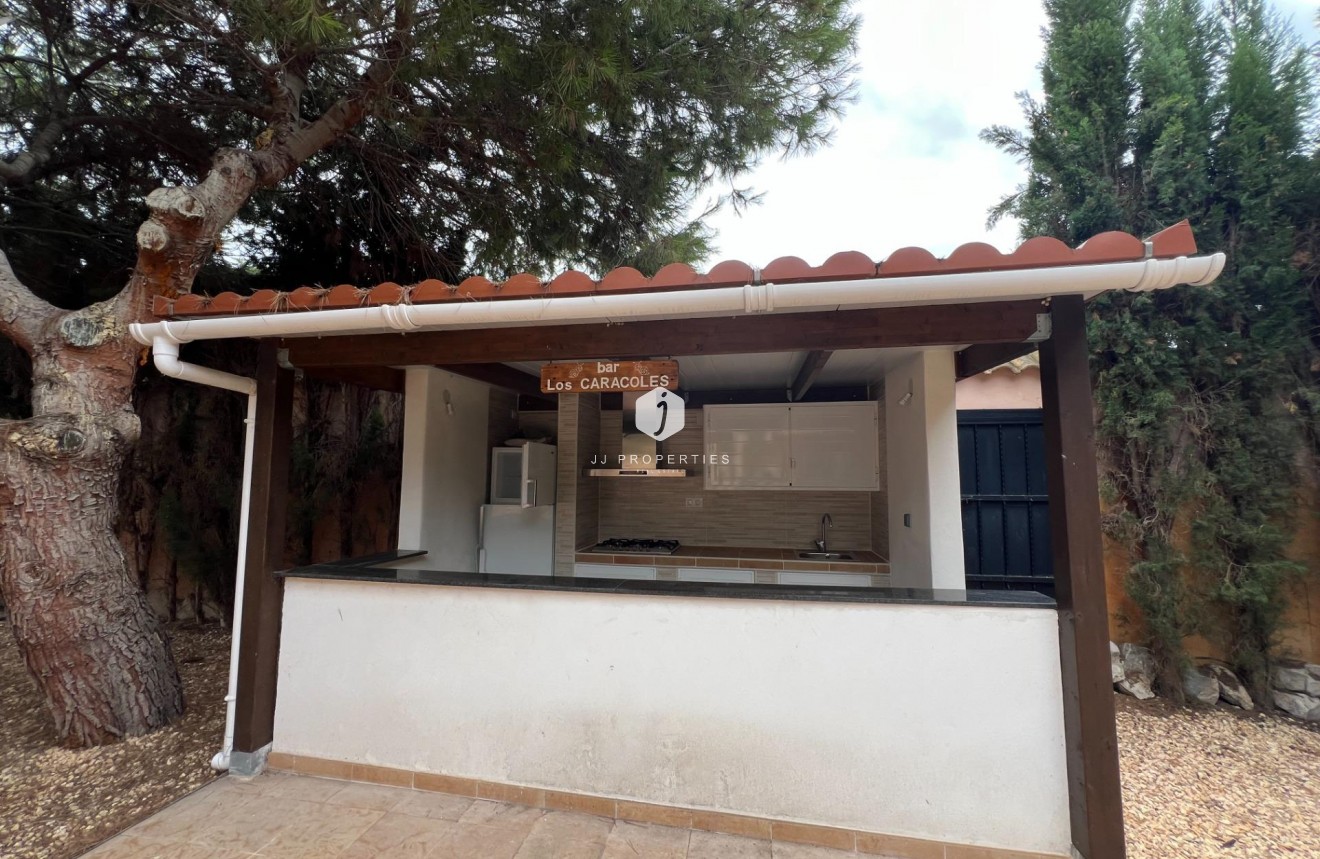 Tweedehands - Villa -
Dolores - Cmno. Escorredor