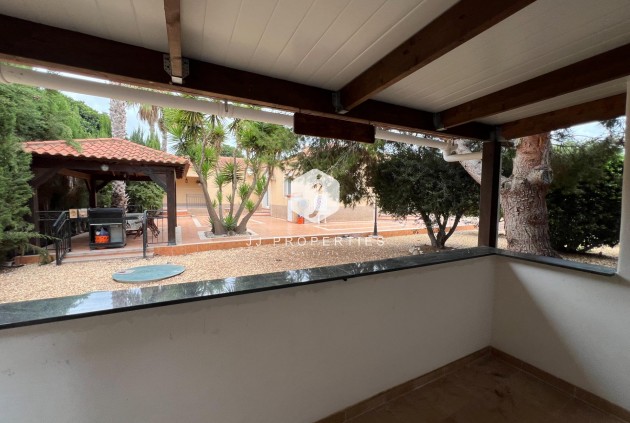 Tweedehands - Villa -
Dolores - Cmno. Escorredor