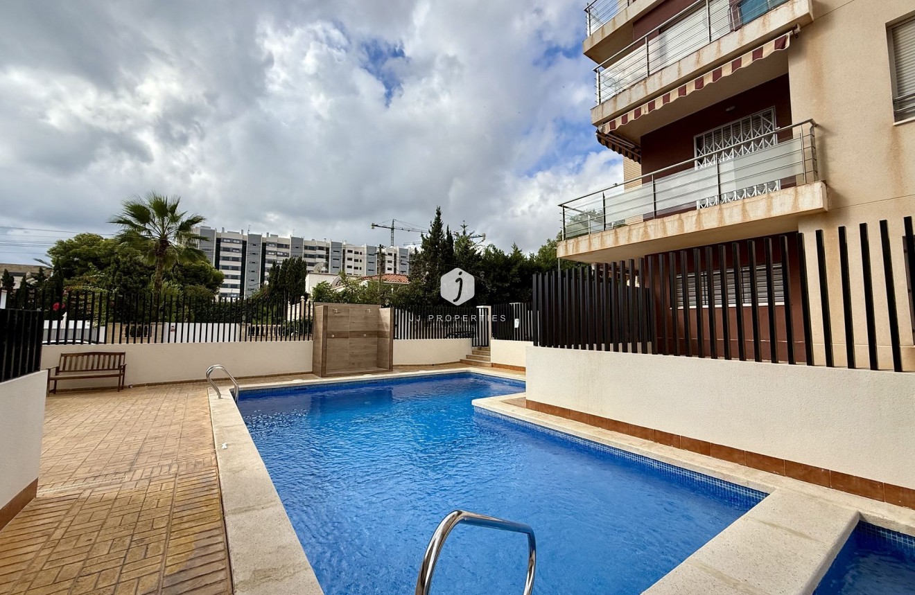 Tweedehands - Appartement / flat -
Torrevieja - Costa Blanca