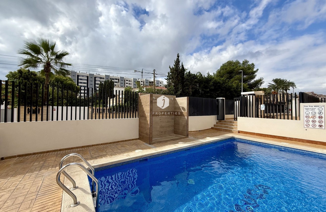 Tweedehands - Appartement / flat -
Torrevieja - Costa Blanca