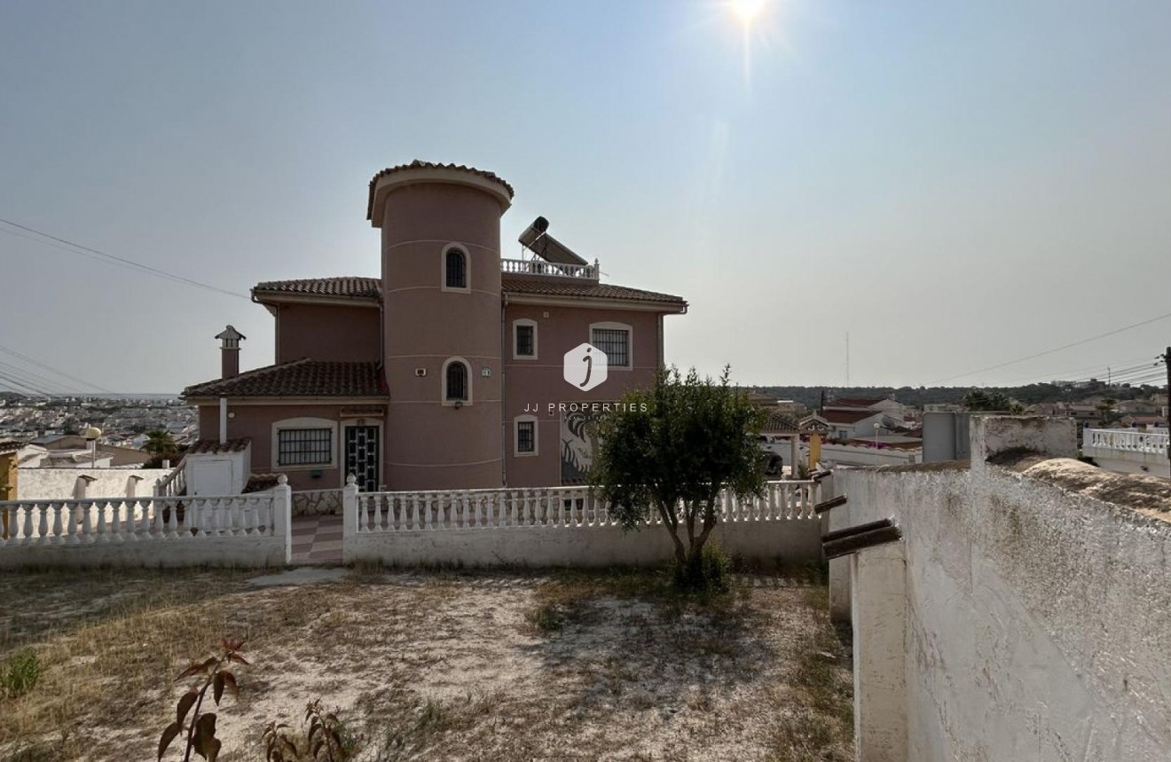 Tweedehands - Villa -
Ciudad Quesada - Costa Blanca