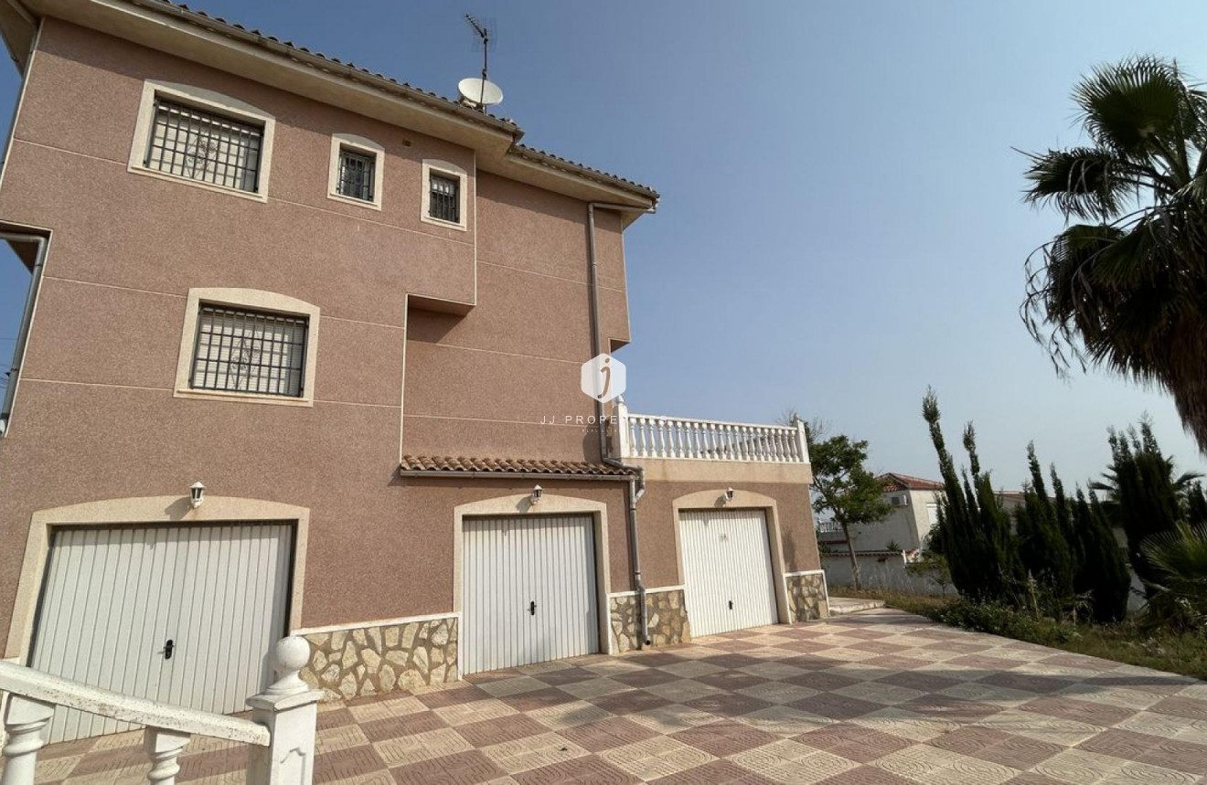 Tweedehands - Villa -
Ciudad Quesada - Costa Blanca