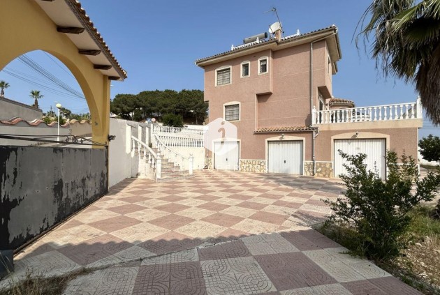 Tweedehands - Villa -
Ciudad Quesada - Costa Blanca