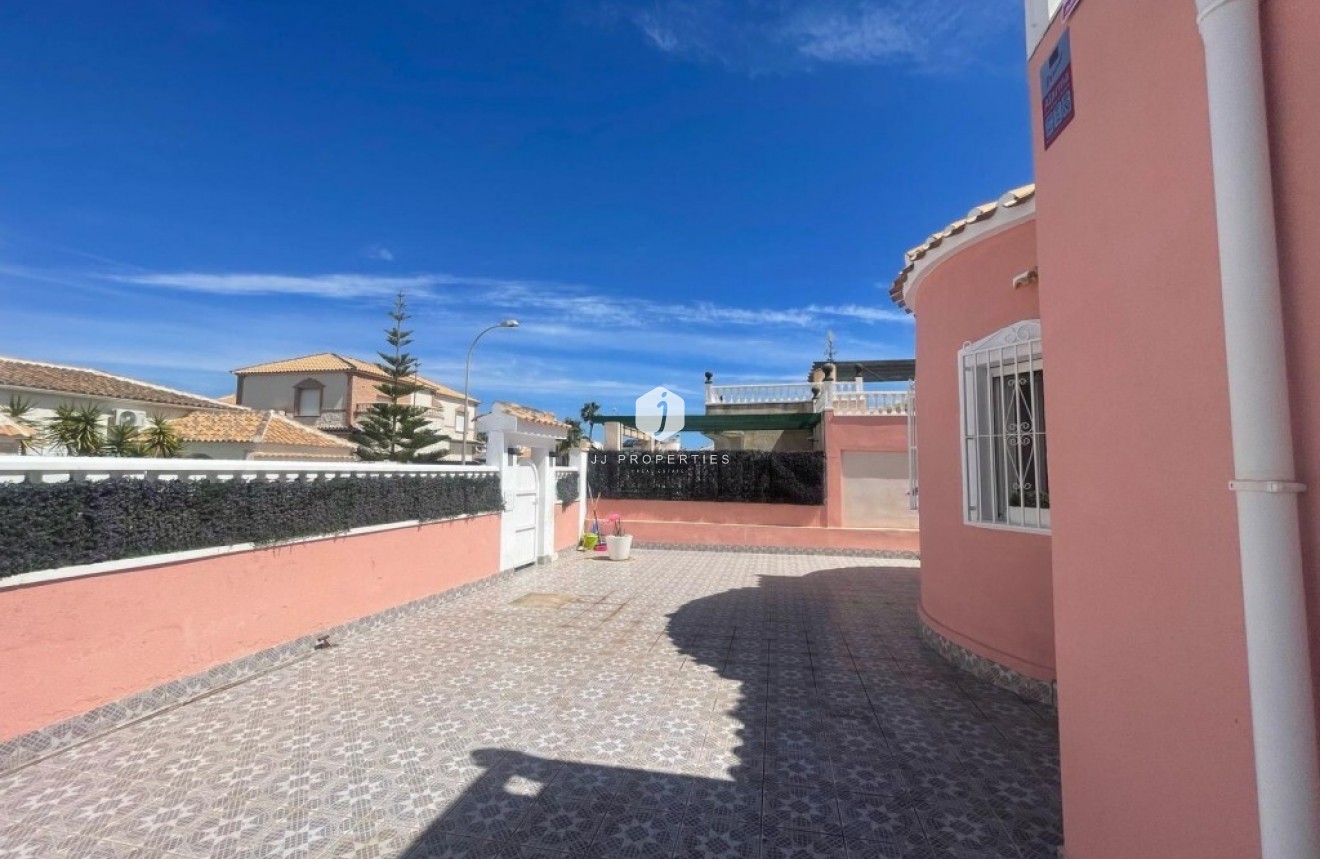 Tweedehands - Villa -
Playa Flamenca - Costa Blanca