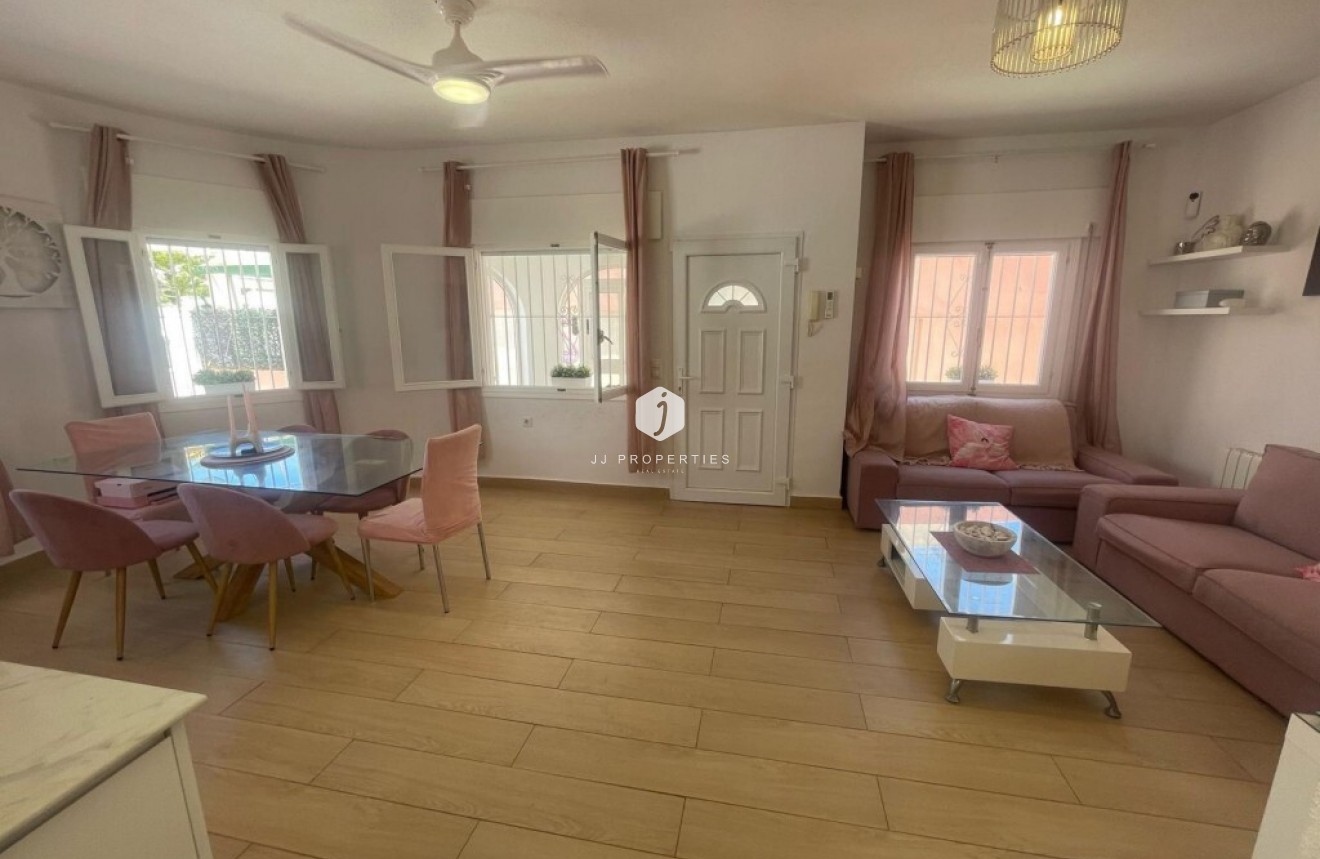 Tweedehands - Villa -
Playa Flamenca - Costa Blanca