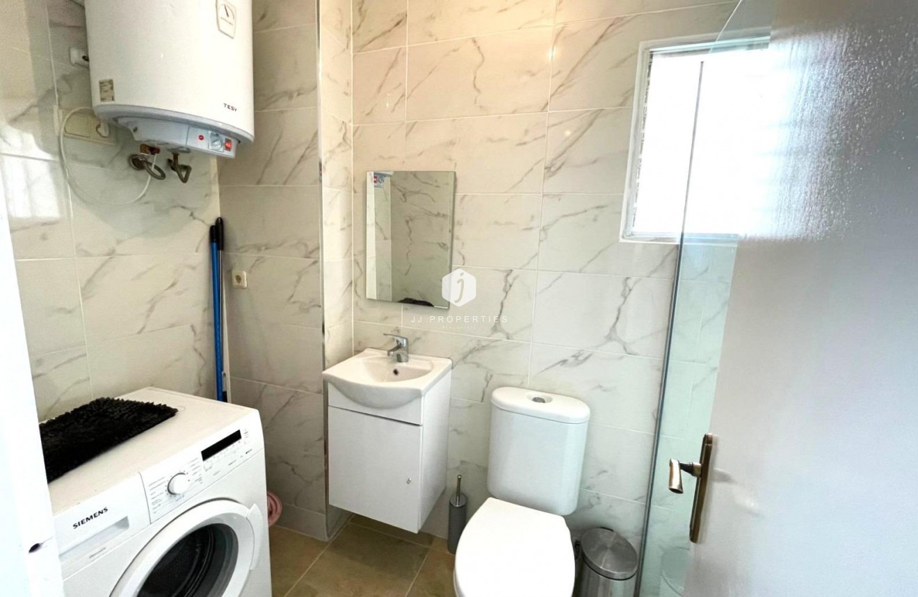 Segunda mano - Apartamento / piso -
Torrevieja - Centro