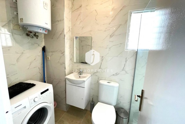 Segunda mano - Apartamento / piso -
Torrevieja - Centro