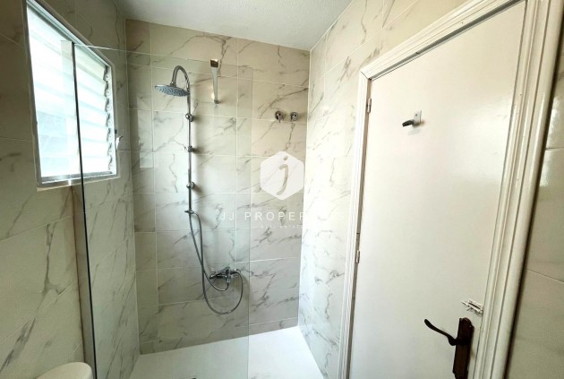 Segunda mano - Apartamento / piso -
Torrevieja - Centro