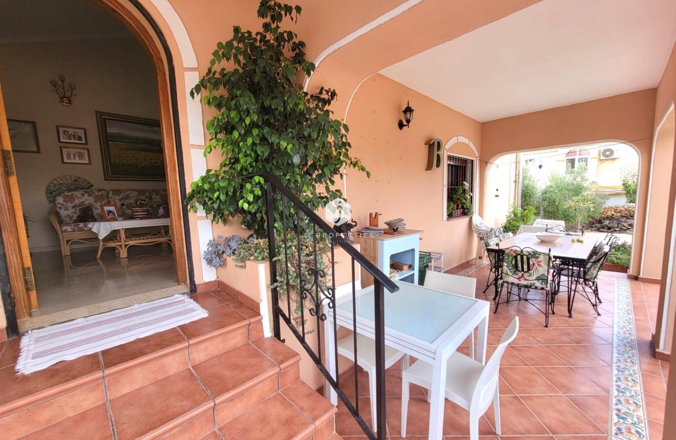 Tweedehands - Villa -
Torrevieja - aguas nuevas