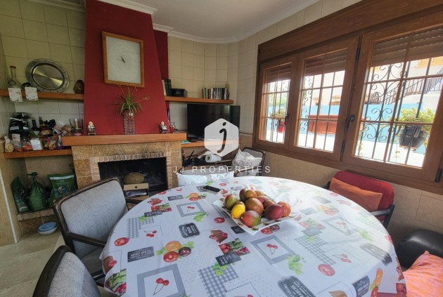 Tweedehands - Villa -
Torrevieja - aguas nuevas