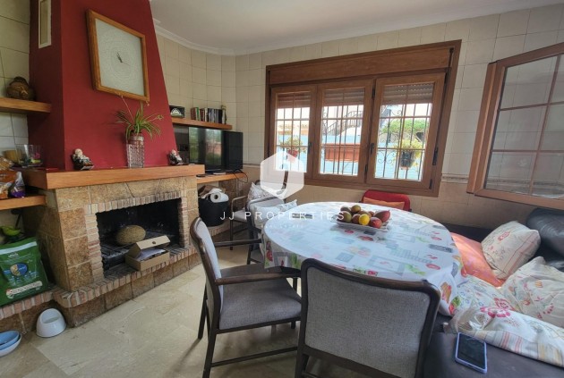 Tweedehands - Villa -
Torrevieja - aguas nuevas