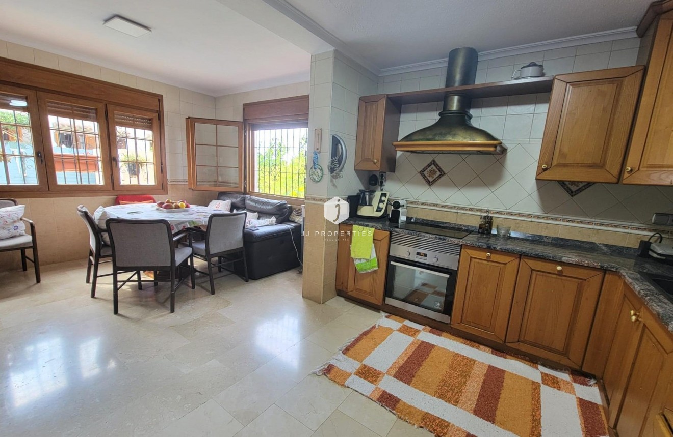 Tweedehands - Villa -
Torrevieja - aguas nuevas