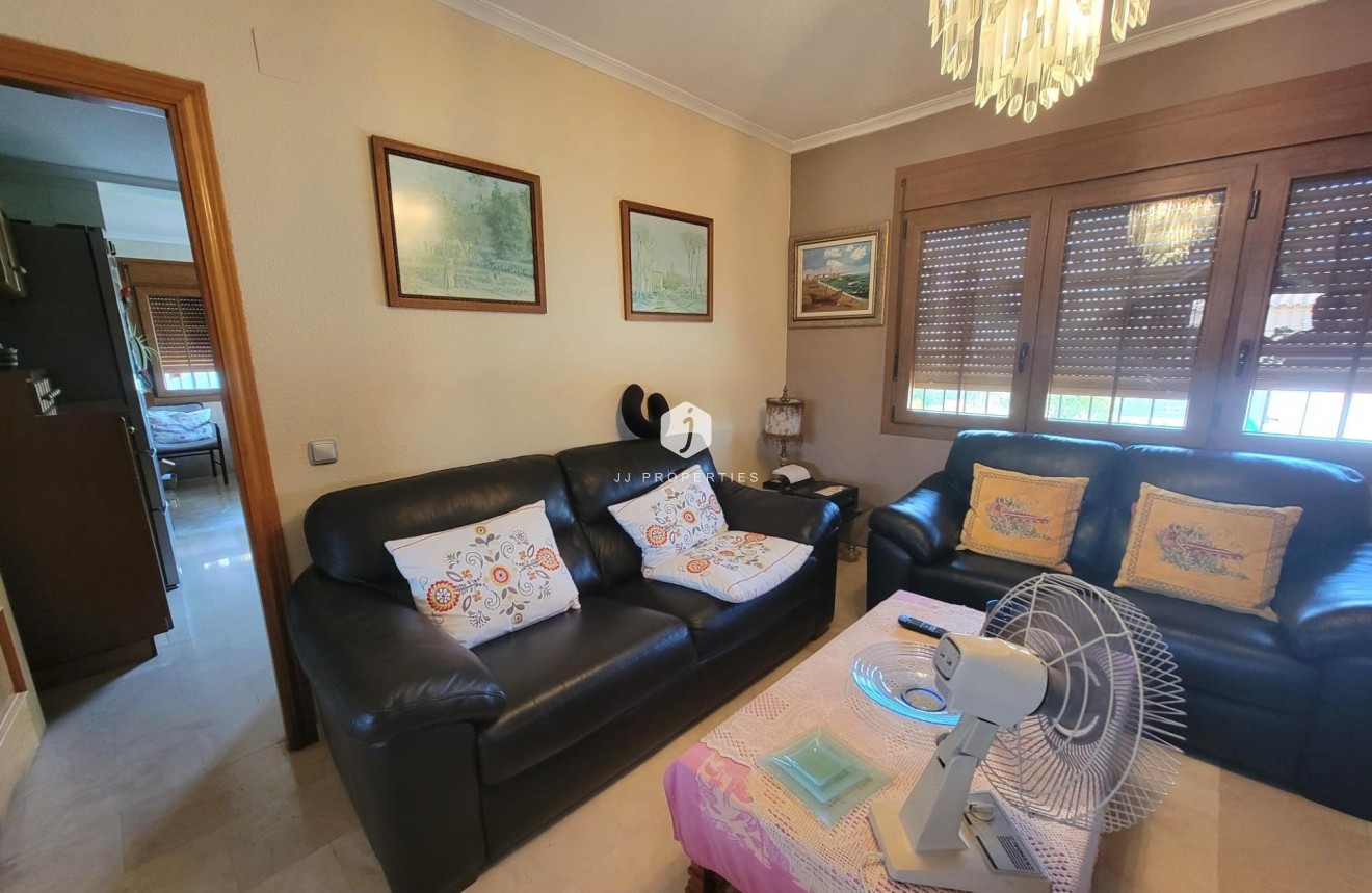 Tweedehands - Villa -
Torrevieja - aguas nuevas