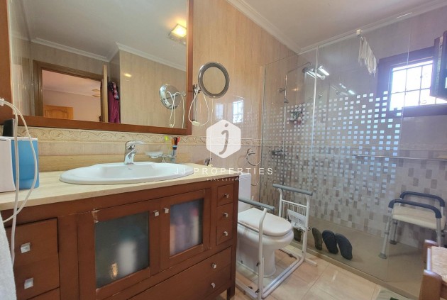 Tweedehands - Villa -
Torrevieja - aguas nuevas