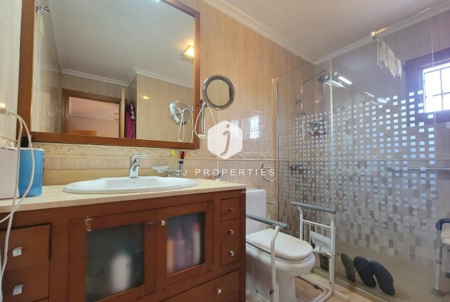 Tweedehands - Villa -
Torrevieja - aguas nuevas