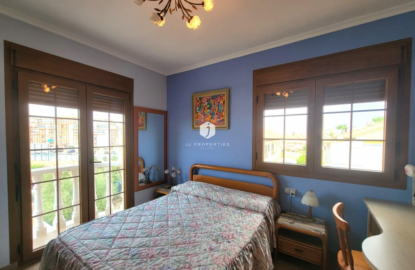 Tweedehands - Villa -
Torrevieja - aguas nuevas