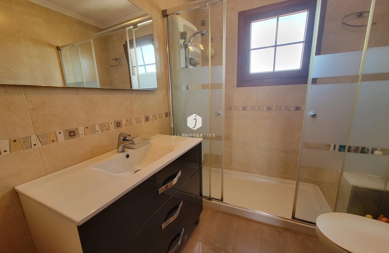 Tweedehands - Villa -
Torrevieja - aguas nuevas