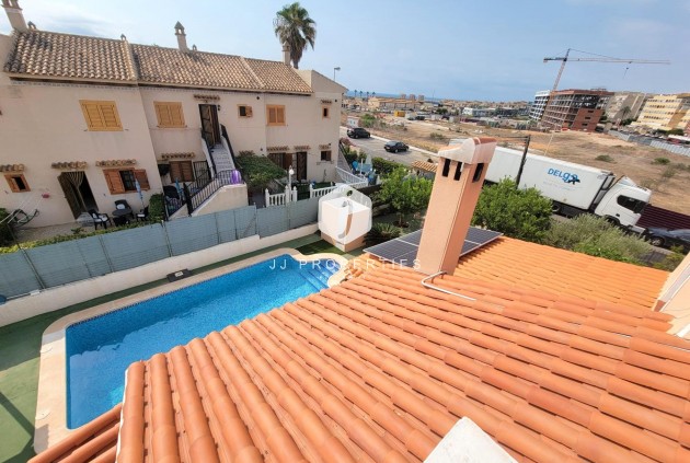 Tweedehands - Villa -
Torrevieja - aguas nuevas