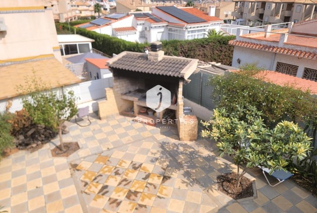 Tweedehands - Villa -
Torrevieja - aguas nuevas