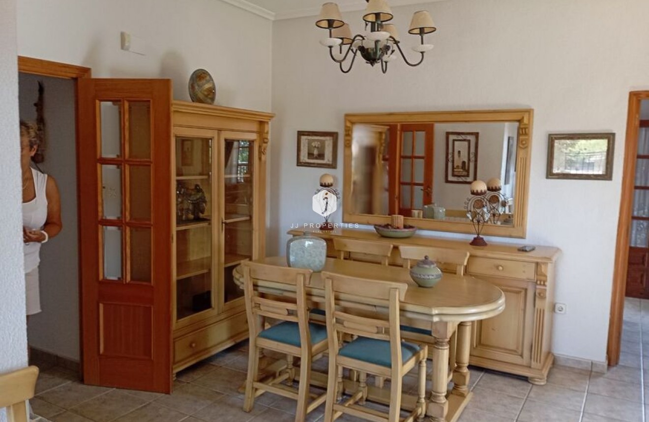 Tweedehands - Villa -
Daya Nueva - Costa Blanca