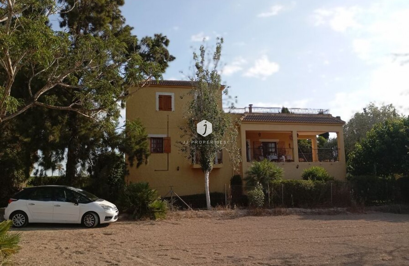 Tweedehands - Villa -
Daya Nueva - Costa Blanca