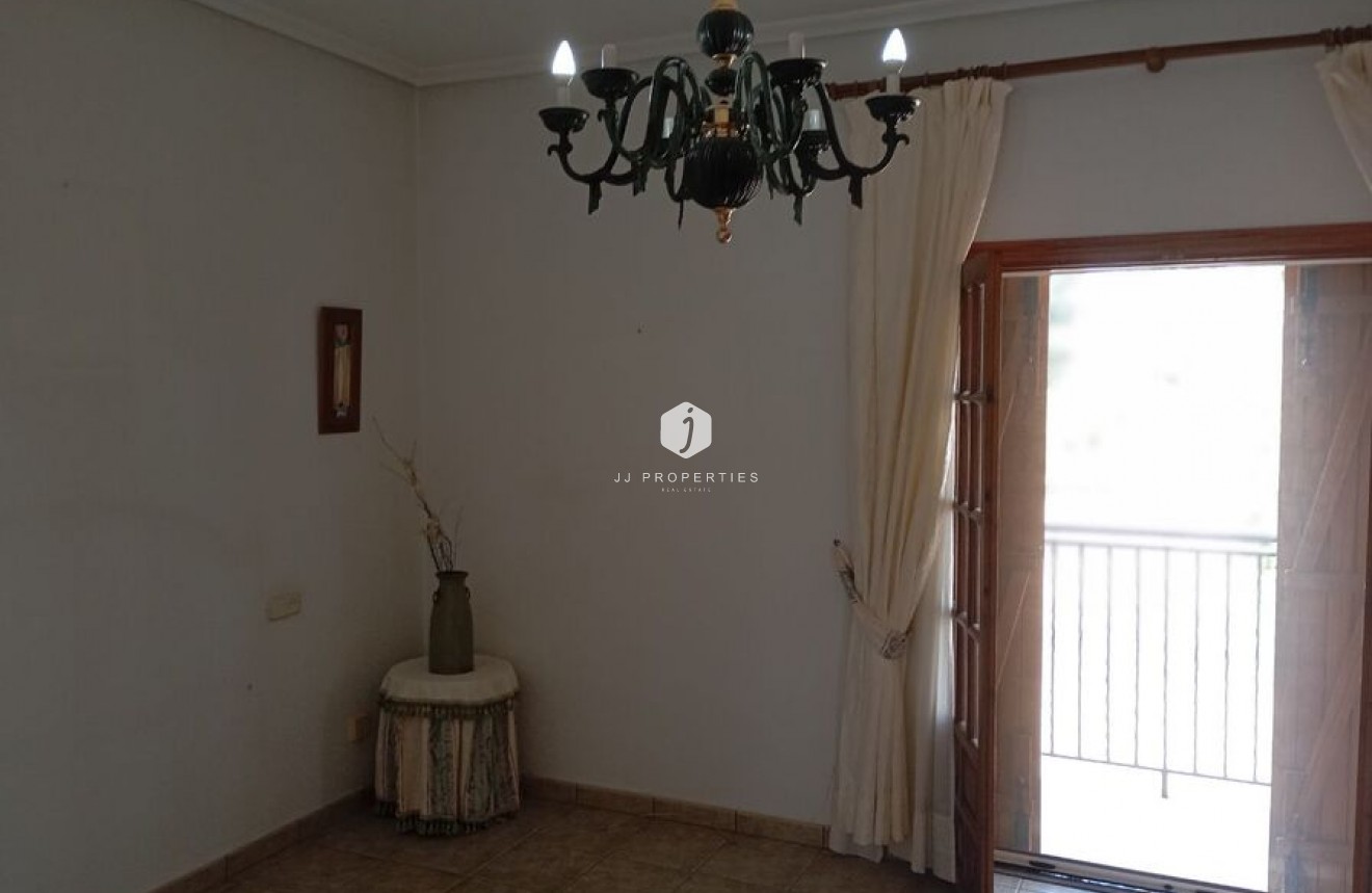 Tweedehands - Villa -
Daya Nueva - Costa Blanca