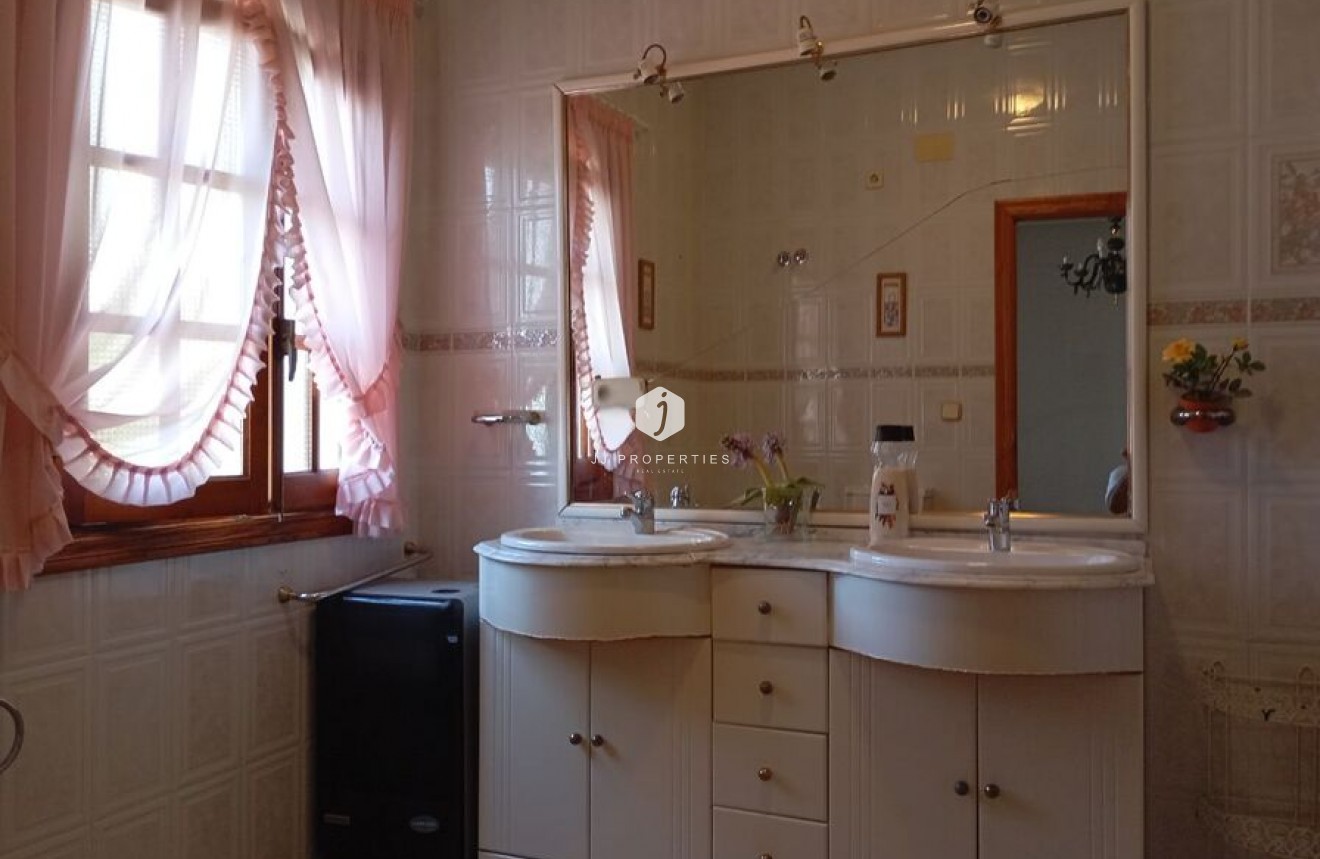 Tweedehands - Villa -
Daya Nueva - Costa Blanca