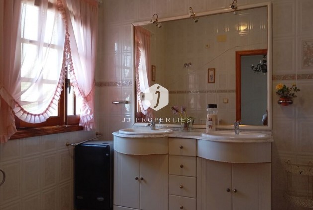 Tweedehands - Villa -
Daya Nueva - Costa Blanca