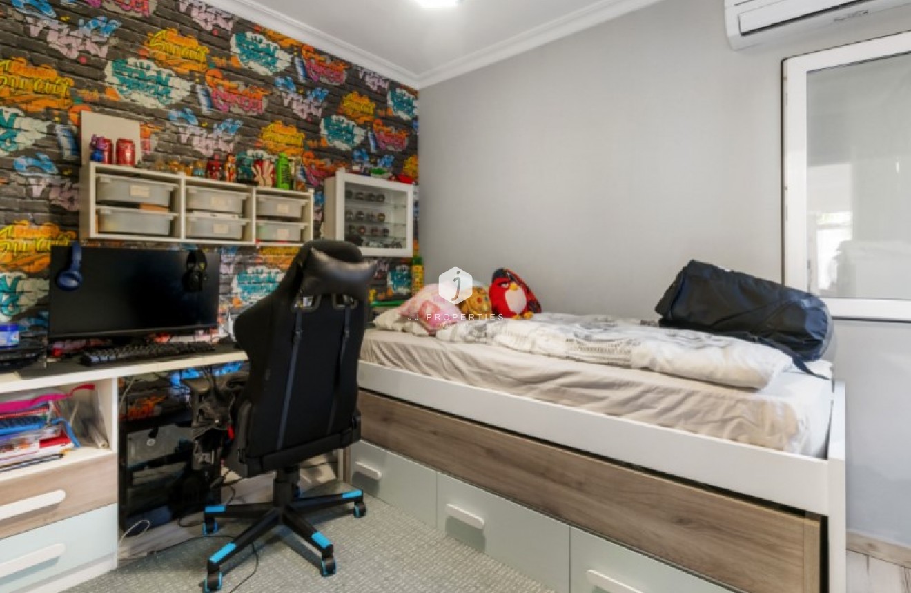 Tweedehands - Chalet -
Torrevieja - Costa Blanca