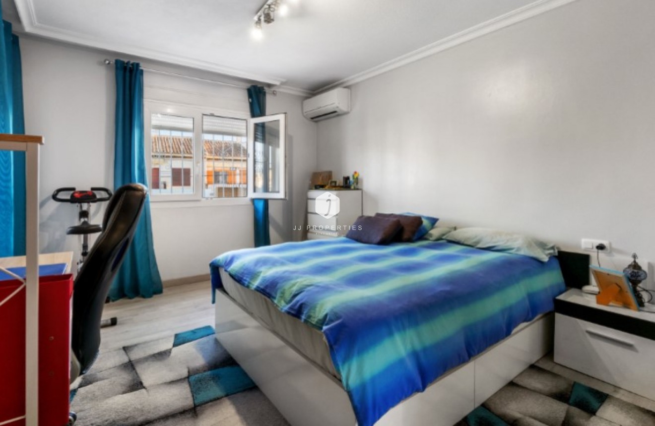 Tweedehands - Chalet -
Torrevieja - Costa Blanca