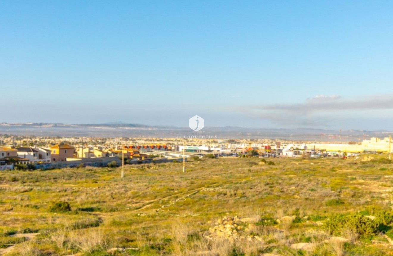 Tweedehands - Chalet -
Torrevieja - Costa Blanca