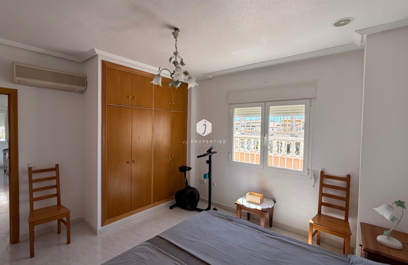 Tweedehands - Villa -
Orihuela Costa - Costa Blanca