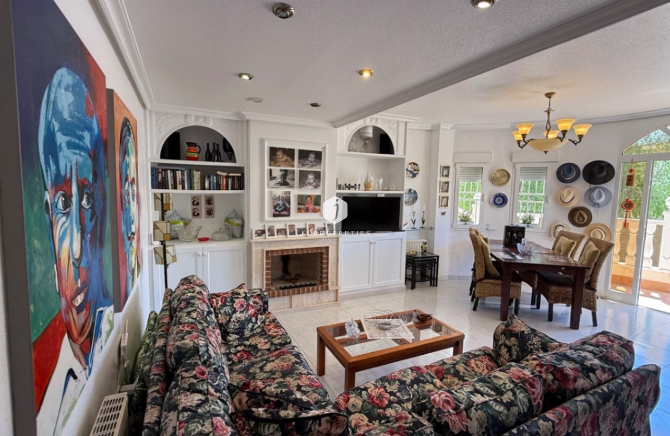 Tweedehands - Villa -
Orihuela Costa - Costa Blanca