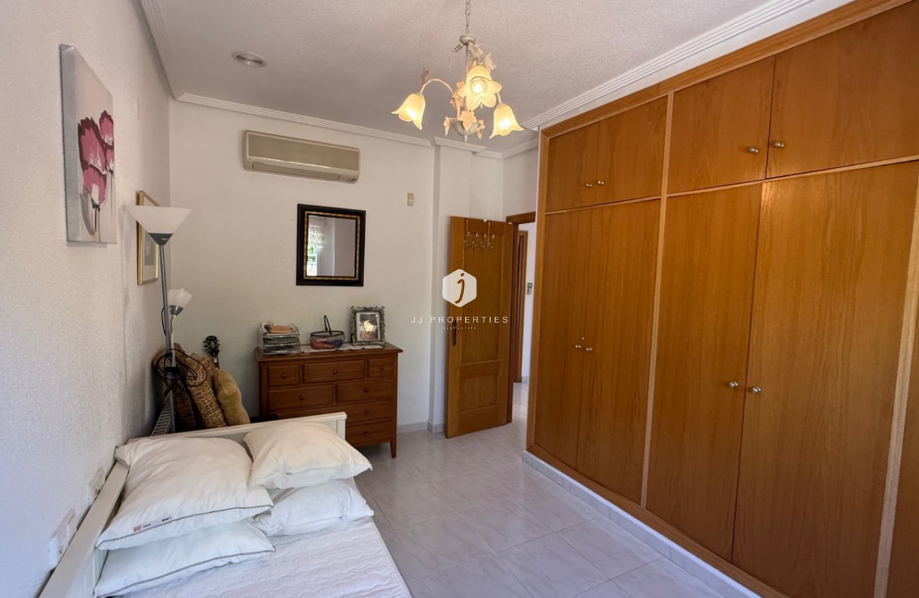 Tweedehands - Villa -
Orihuela Costa - Costa Blanca