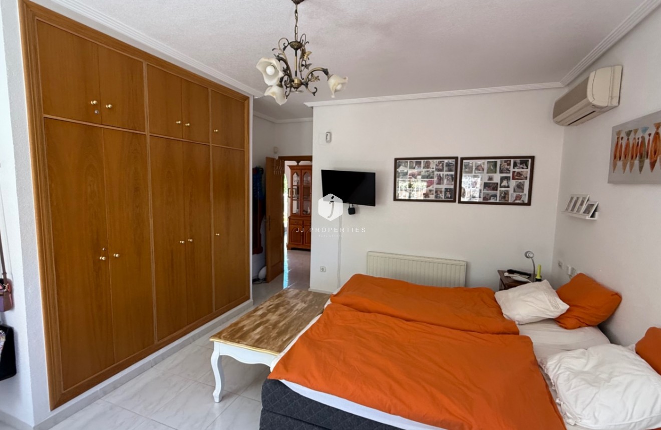 Tweedehands - Villa -
Orihuela Costa - Costa Blanca