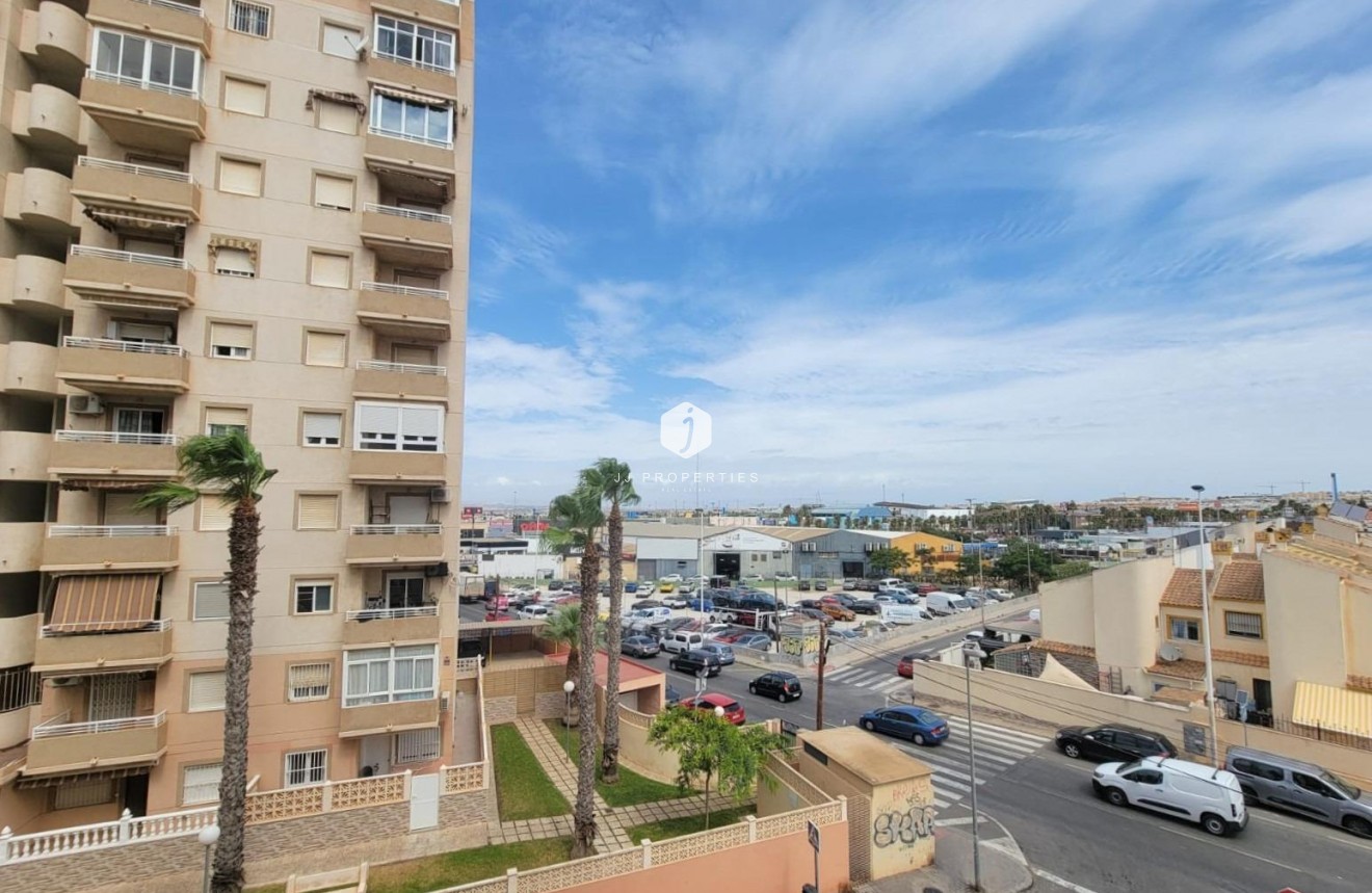 Tweedehands - Appartement / flat -
Torrevieja - Nueva Torrevieja