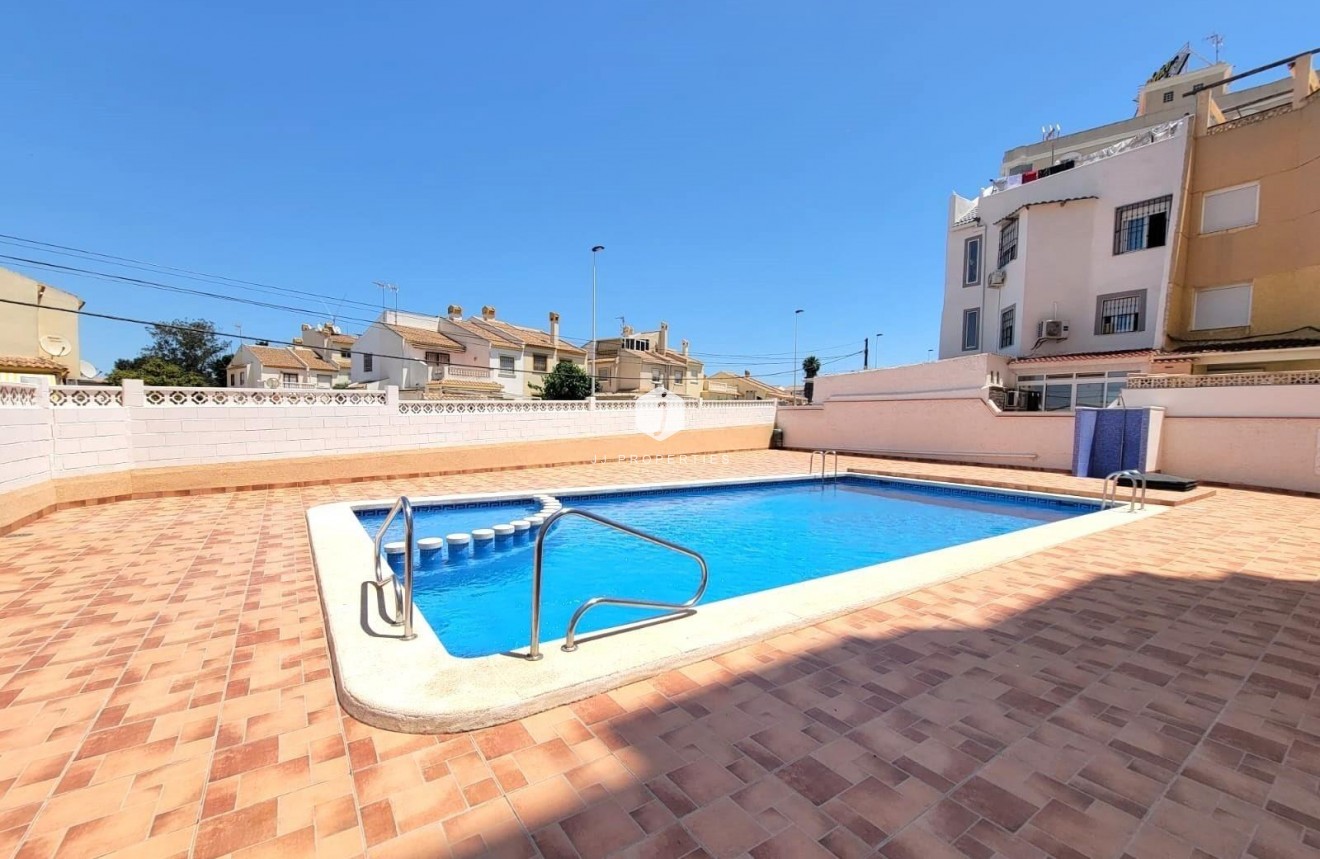 Tweedehands - Appartement / flat -
Torrevieja - Nueva Torrevieja