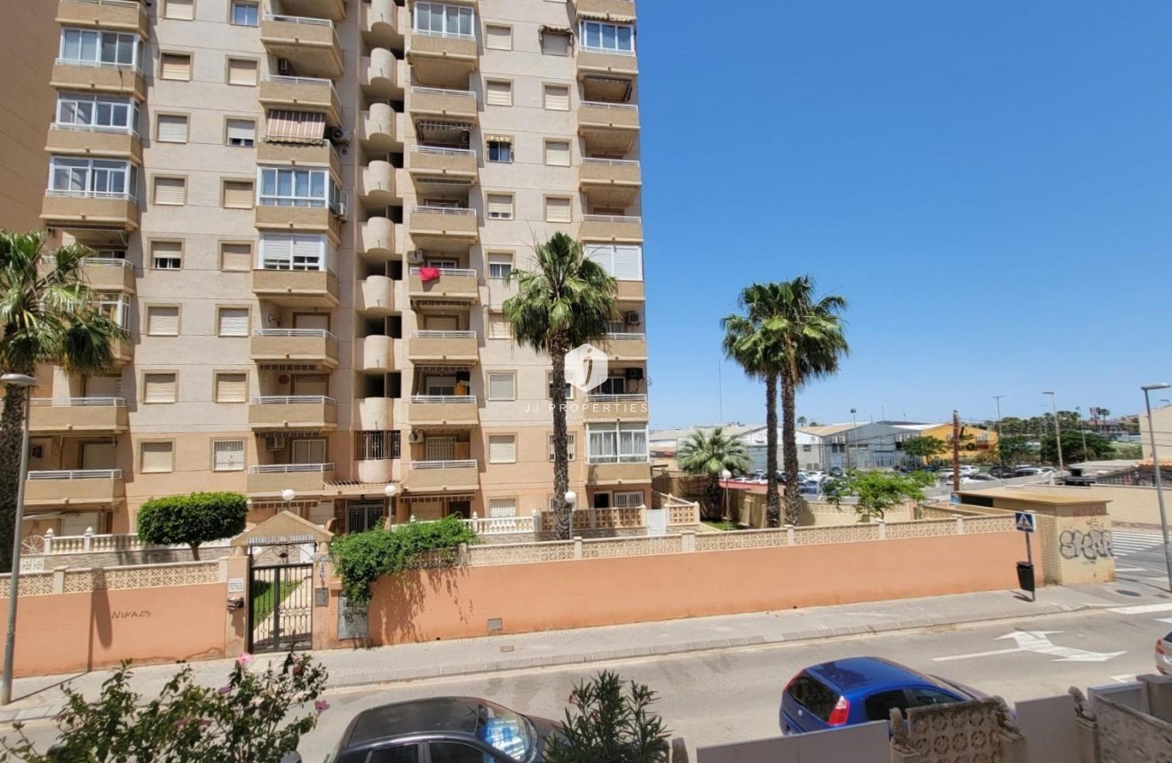 Tweedehands - Appartement / flat -
Torrevieja - Nueva Torrevieja