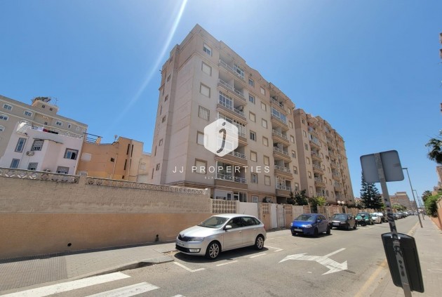Tweedehands - Appartement / flat -
Torrevieja - Nueva Torrevieja