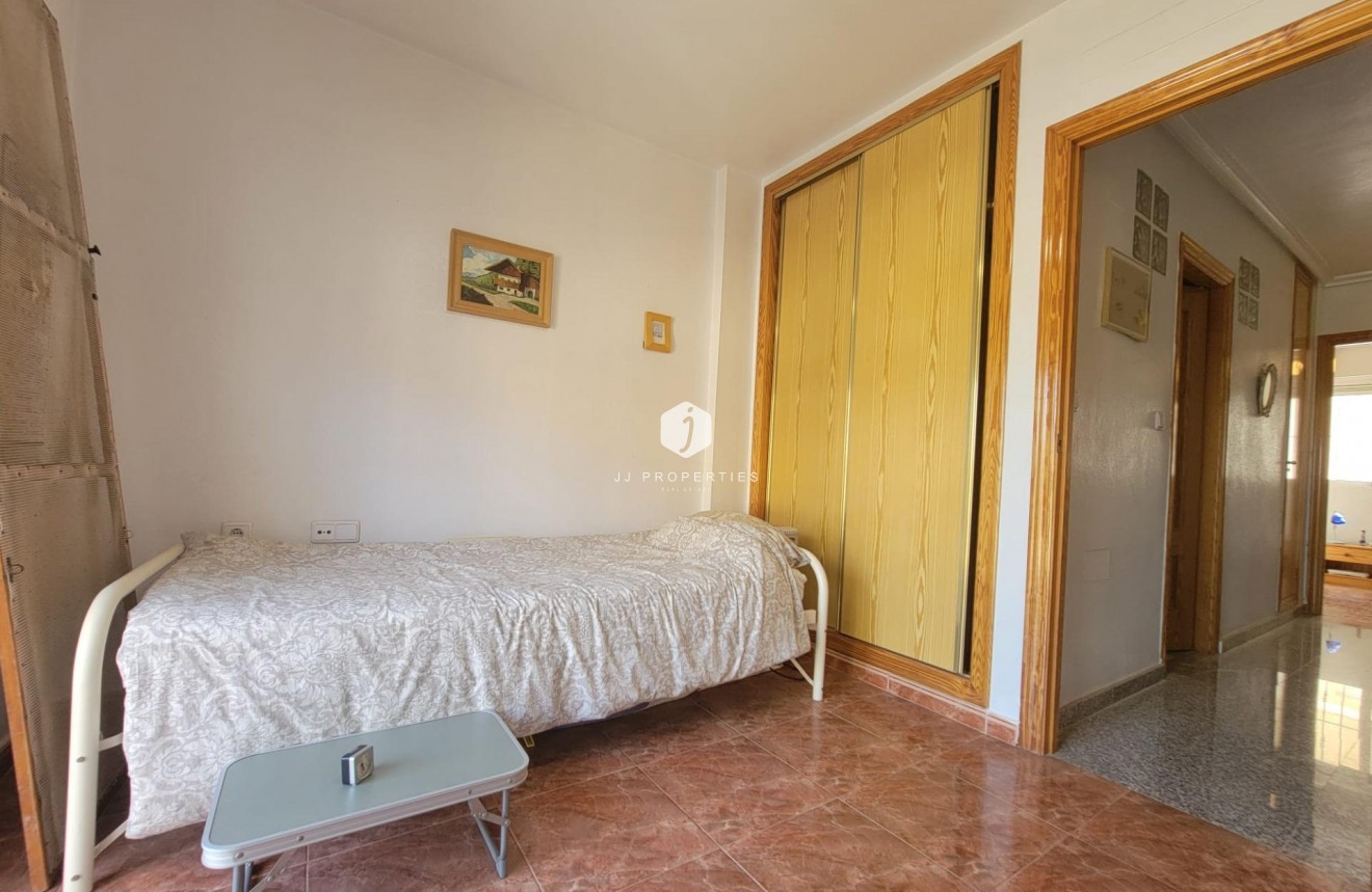 Z drugiej ręki - Szalet -
Orihuela Costa - Playa Flamenca