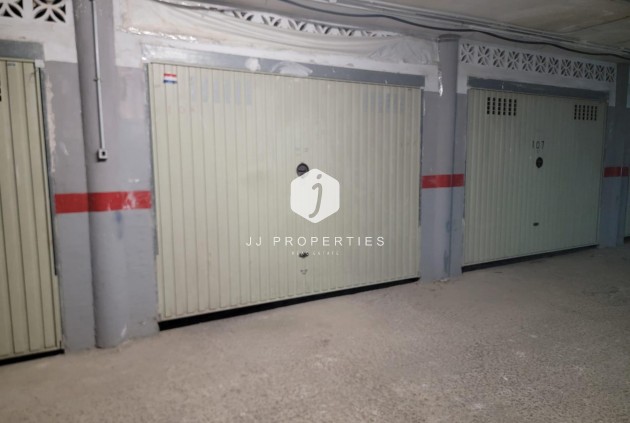 Z drugiej ręki - Szalet -
Orihuela Costa - Playa Flamenca