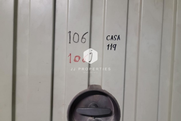 Z drugiej ręki - Szalet -
Orihuela Costa - Playa Flamenca