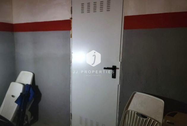 Z drugiej ręki - Szalet -
Orihuela Costa - Playa Flamenca