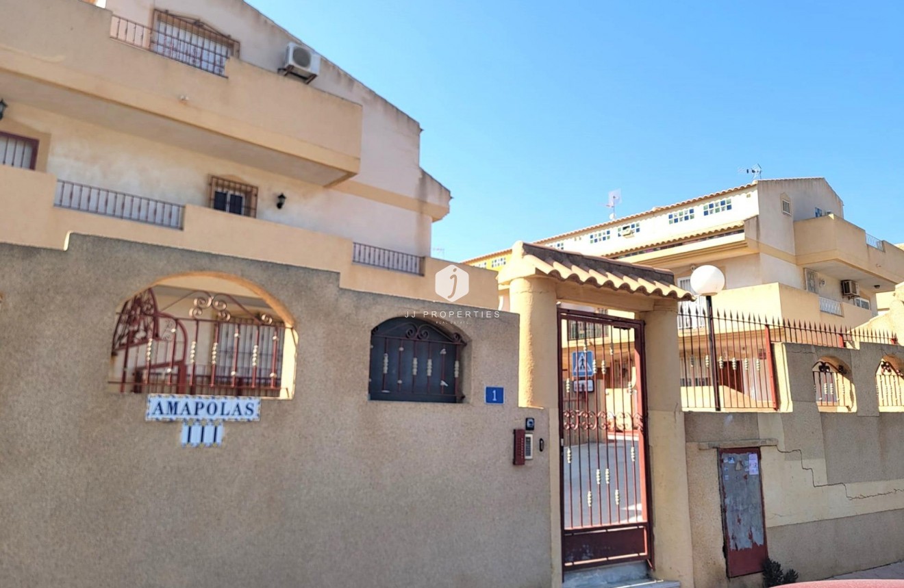 Z drugiej ręki - Szalet -
Orihuela Costa - Playa Flamenca