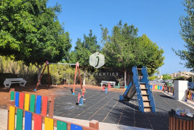 Z drugiej ręki - Szalet -
Orihuela Costa - Playa Flamenca