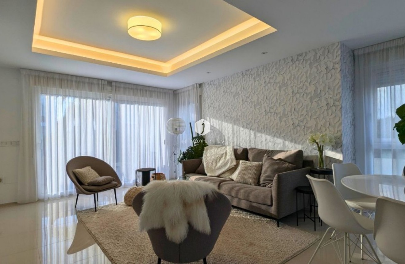 Tweedehands - Chalet -
Ciudad Quesada - Costa Blanca