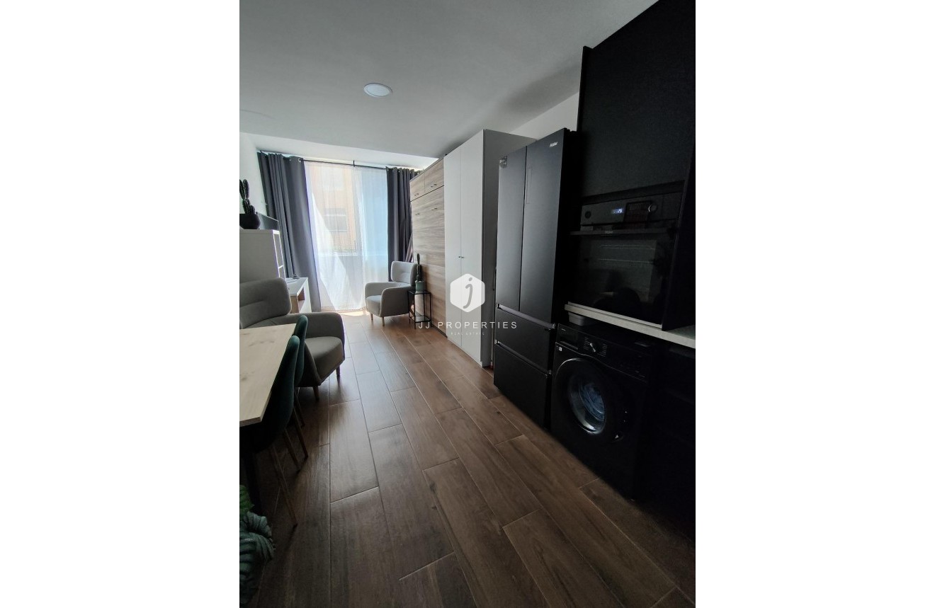 Tweedehands - Appartement / flat -
Torrevieja - La Mata